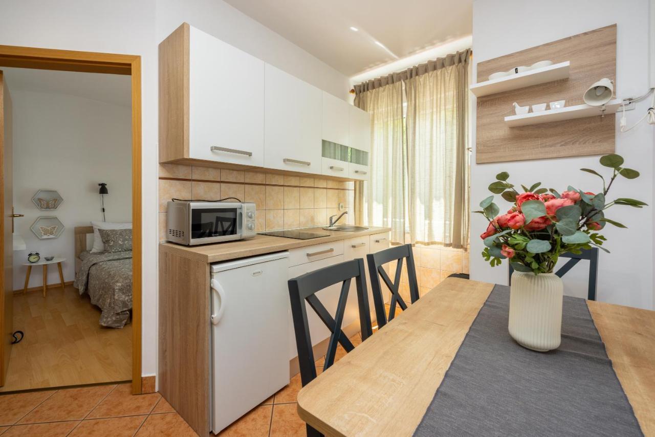 Apartments Claudia Цриквеница Экстерьер фото